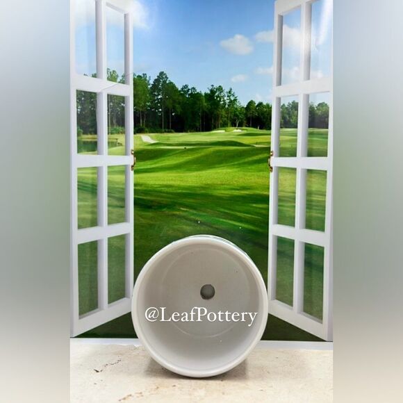 White Panther (MD) Ceramic Planter Pot with Saucer Attached - Picture 7 of 9